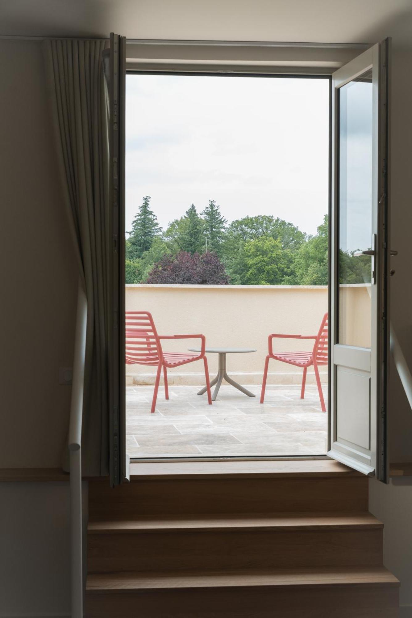 Domaine De L'Ecorcerie Hotell Fontaine-le-Comte Exteriör bild