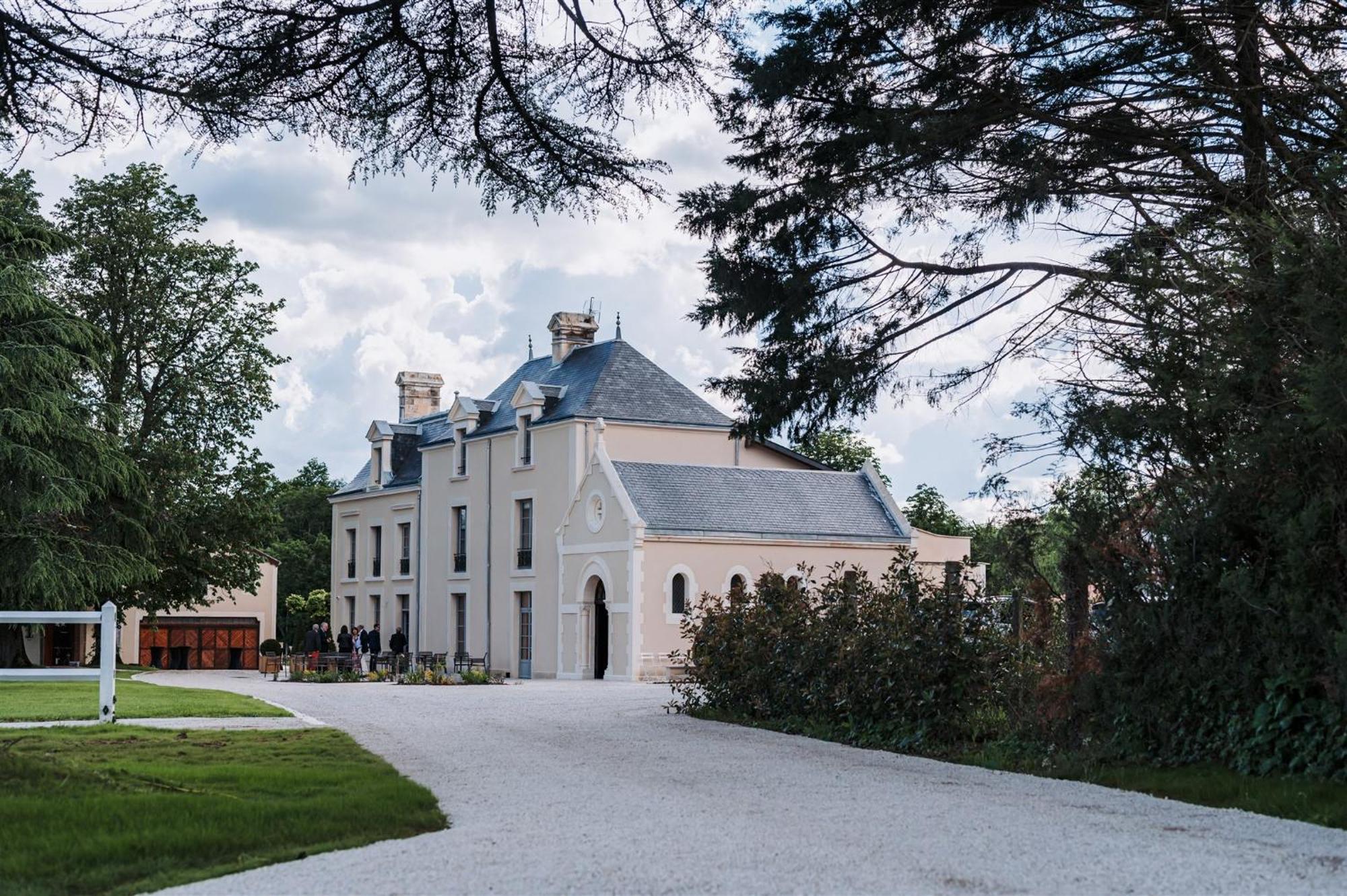 Domaine De L'Ecorcerie Hotell Fontaine-le-Comte Exteriör bild